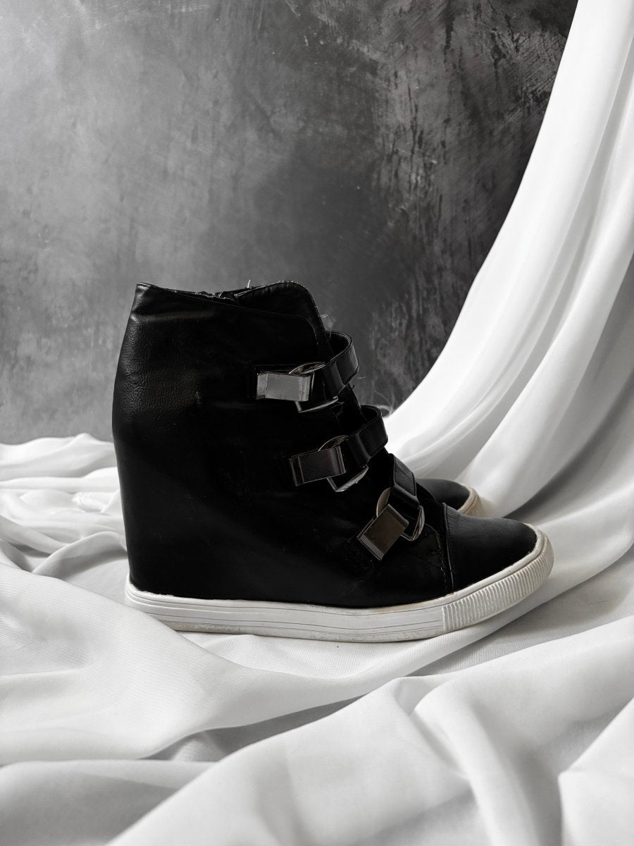 Buckle Wedge Sneakers - MIDNIGHT FAE