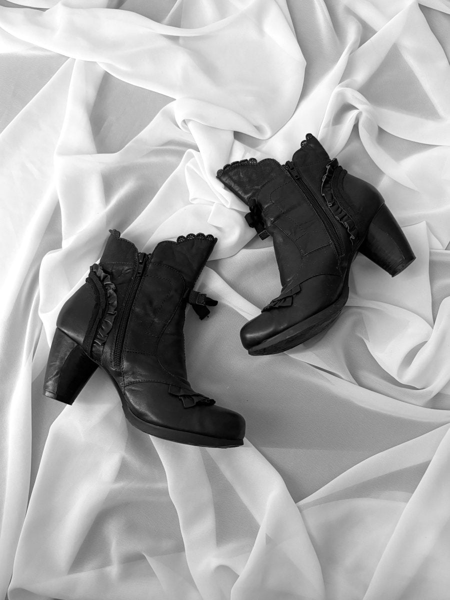 Essence Ankle Boots - MIDNIGHT FAE