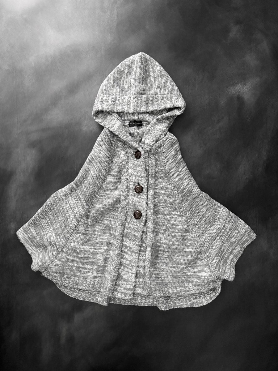 Putielal Grey Poncho - MIDNIGHT FAE