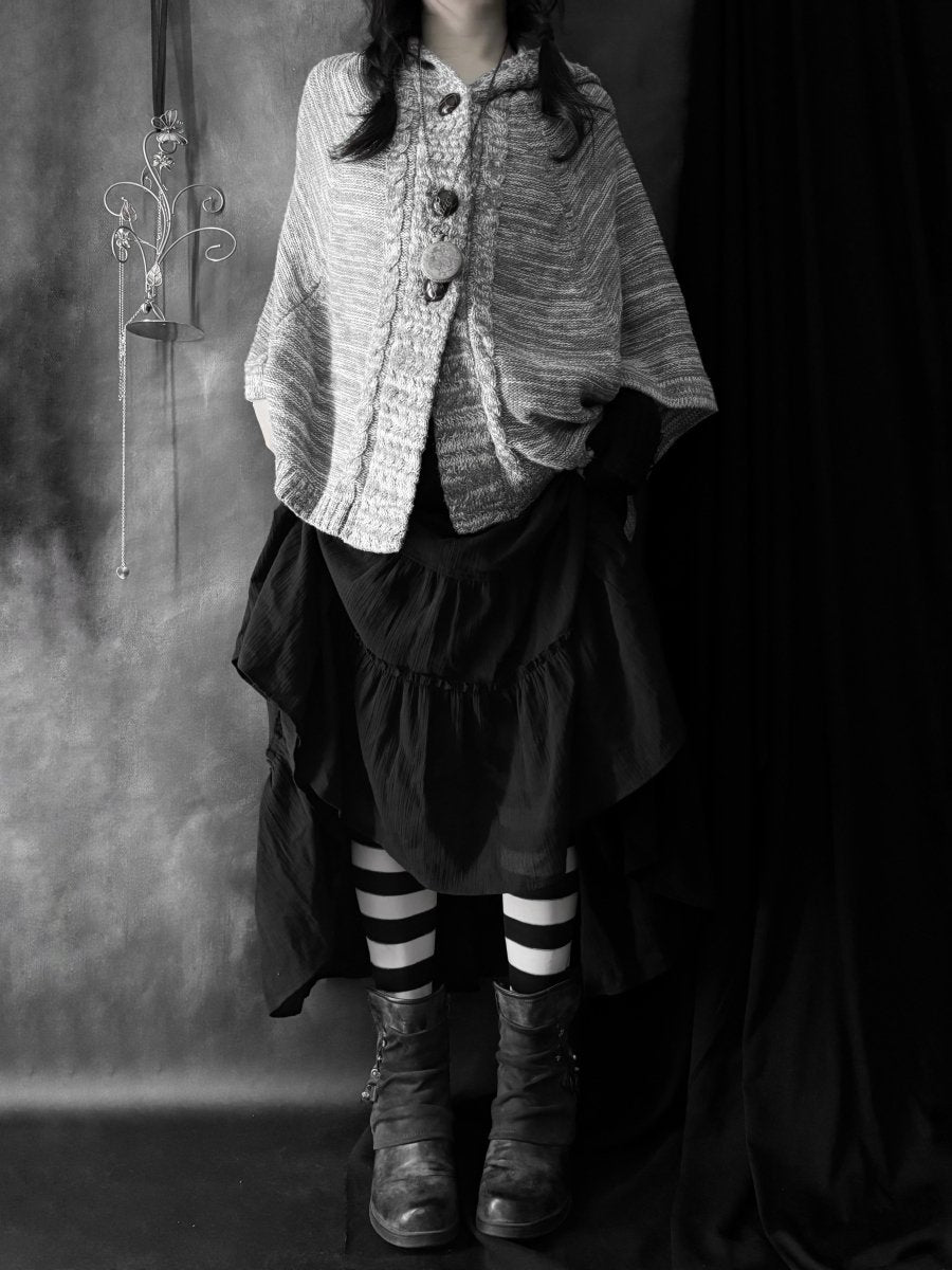 Putielal Grey Poncho - MIDNIGHT FAE